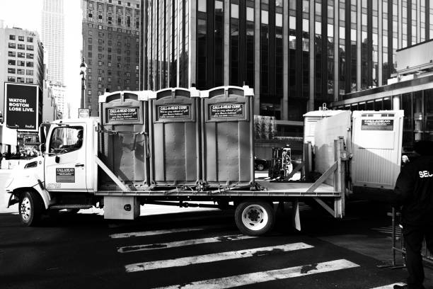 Best Portable bathroom rental  in Umatilla, FL